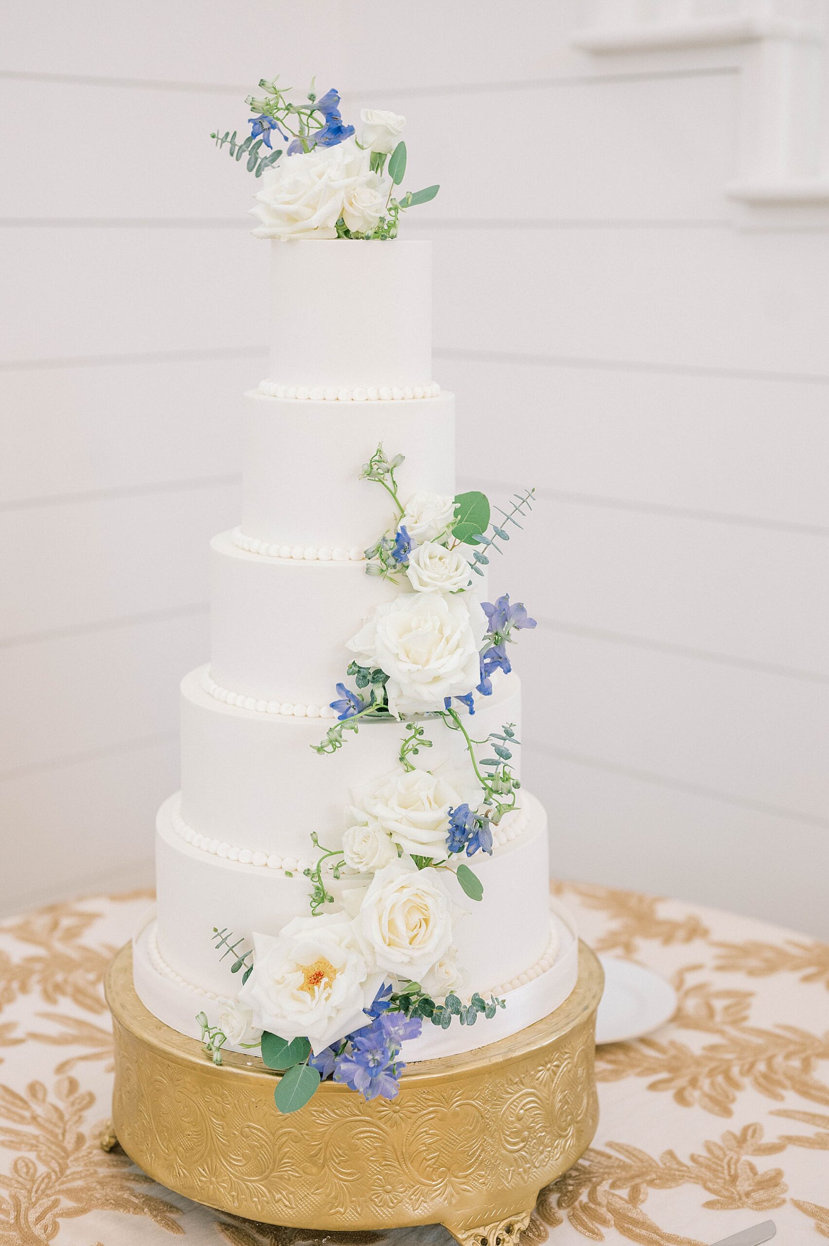 Grandeur House Wedding Cake